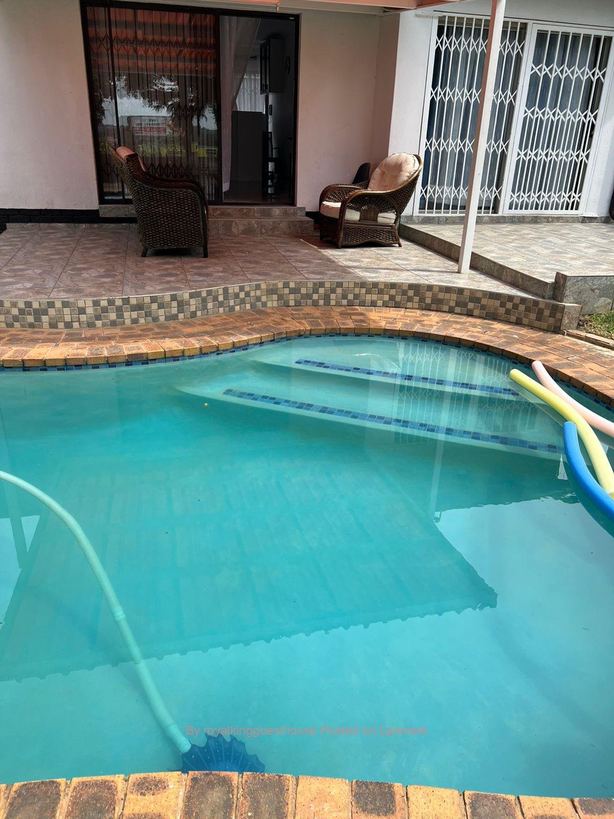 Book Guest House Hotel accommodation Near me roodepoort +27836868779 Royal king guest house