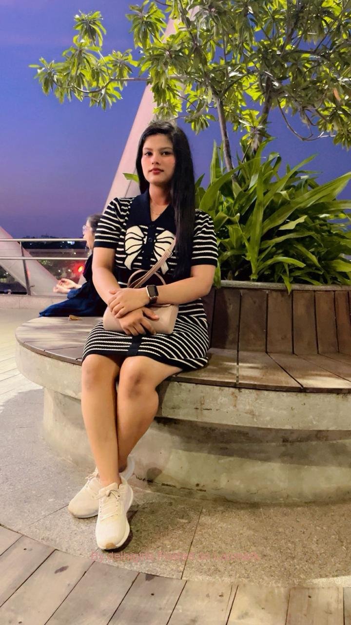 Independent Housewife 8860008073 Call Girl Service In Delhi Escorts Greater Kailash