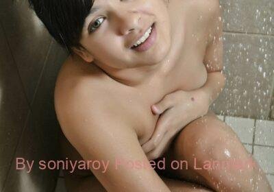 beautiful-nude-Indian-chic-1